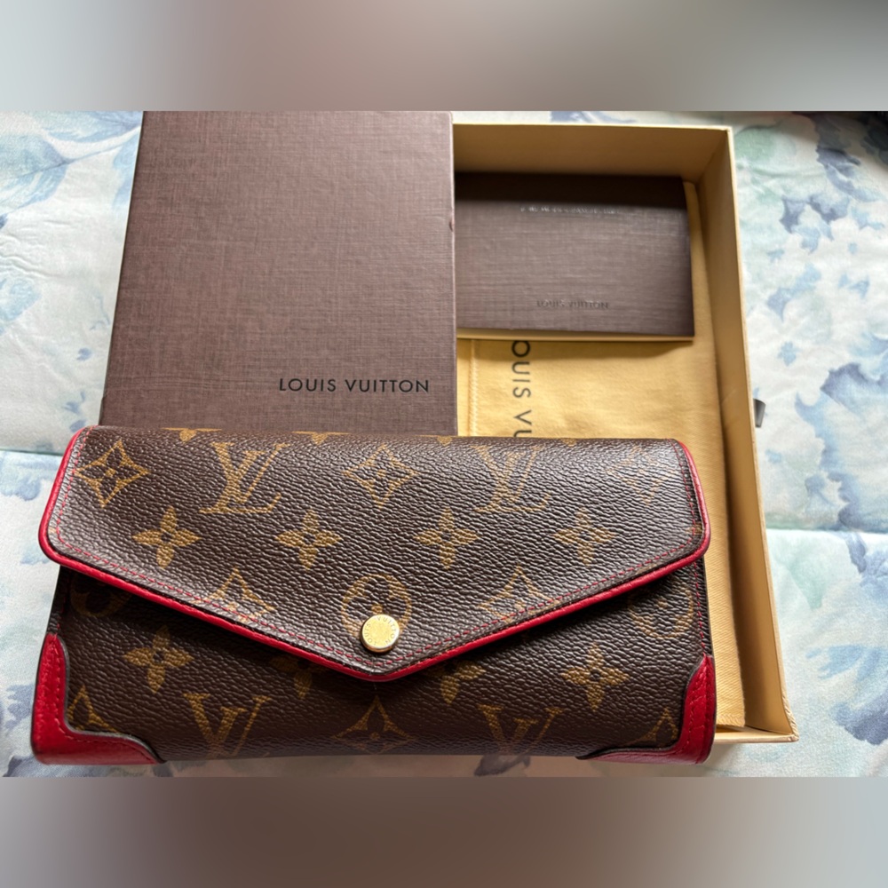 Louis Vuitton Retiro Sarah Wallet Monogram Canvas